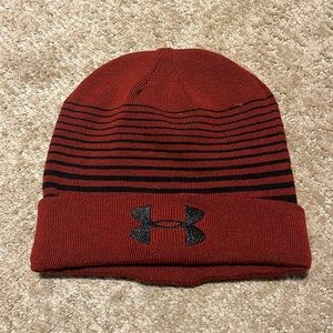 Never worn temple university winter hat